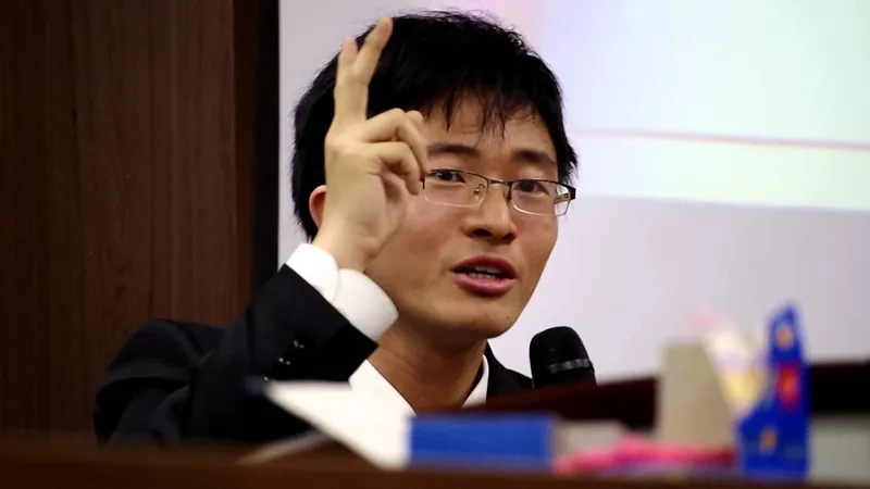 新黨侯漢廷遭調查局移送：否認違法指控，諷刺『感謝蔡總統讓給我當政治犯』