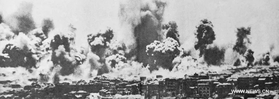 日本軍隊侵略中國城市與轟炸無辜民眾。