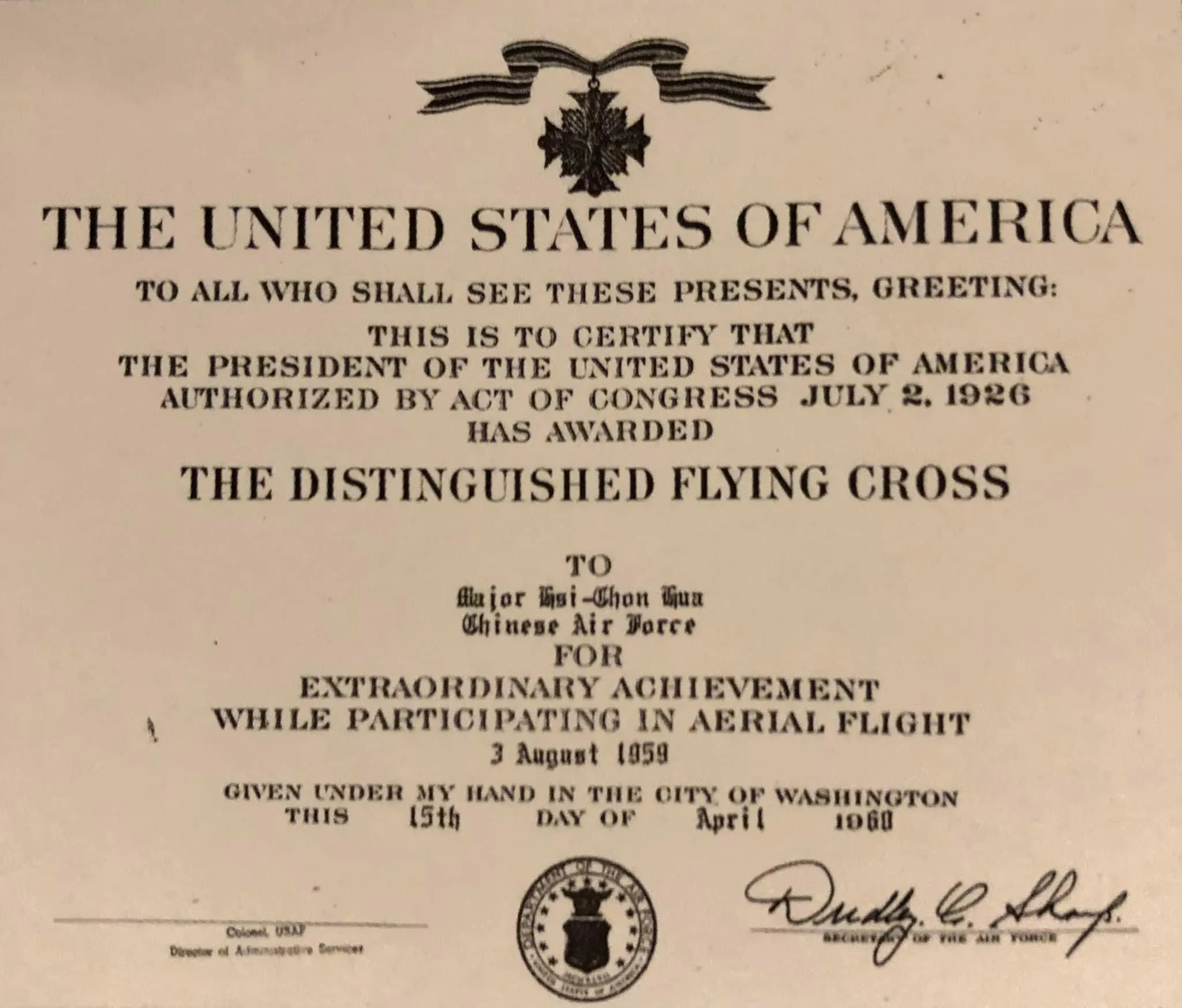 美國飛行優異十字章證書